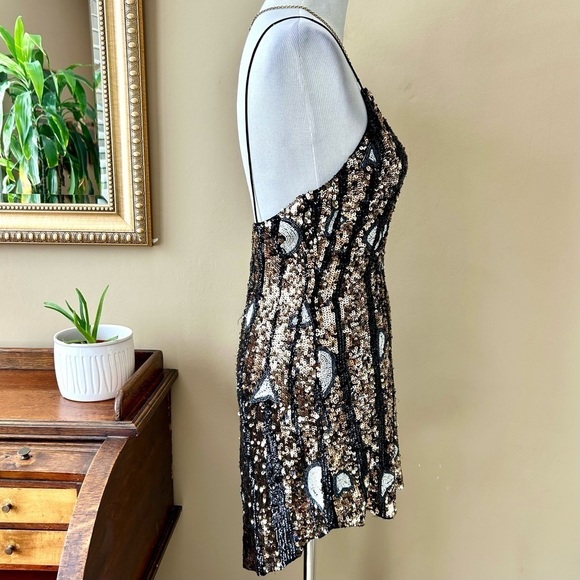 Free People Deco Sequin Mini Dress Black, Gold, White Geometric Beaded Size 8 - Picture 9 of 15